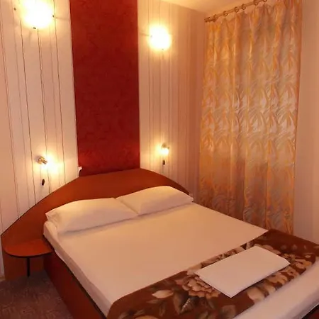 Hotel Holiday 3*